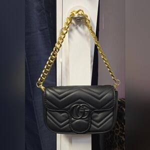 Source Unknown Black Quilted Crossbody with Gold Chain